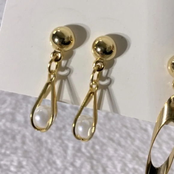 Vintage Gold Tone 4X Pierced Earrings Sets - Picture 4 of 8